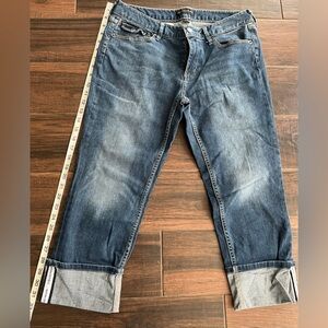 Banana Republic Women’s  Cuffed Denim Capri Jeans Size 29/8R Great Condition